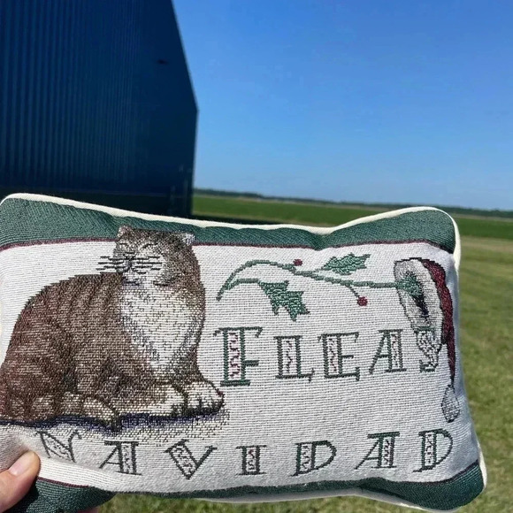 Fleas Navidad Tapestry Throw Pillow Cat Lover Cats Feline Kitty Cats Christmas - Picture 3 of 4